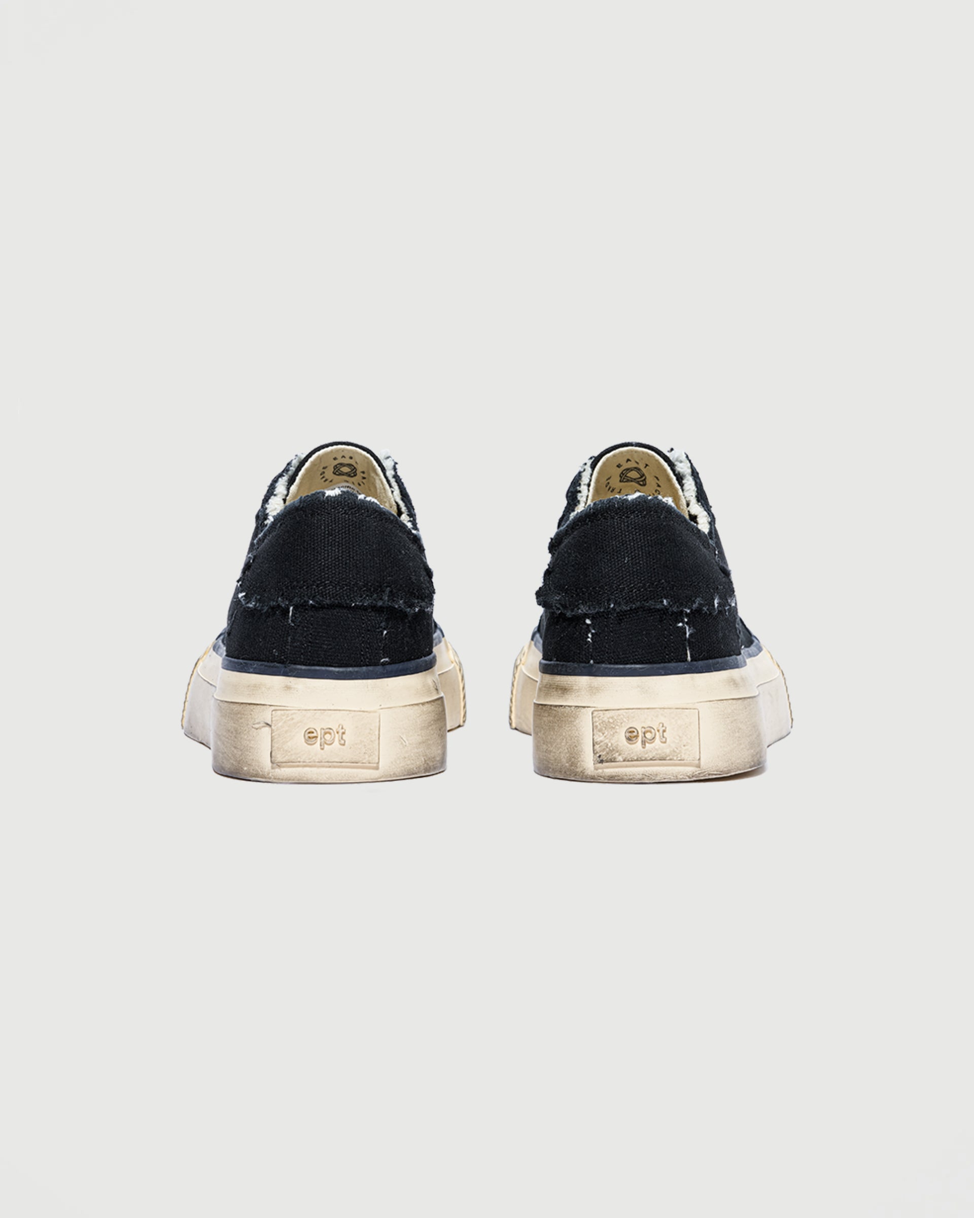 East Pacific Trade Dive VTG Black Shoes Sneakers Unisex